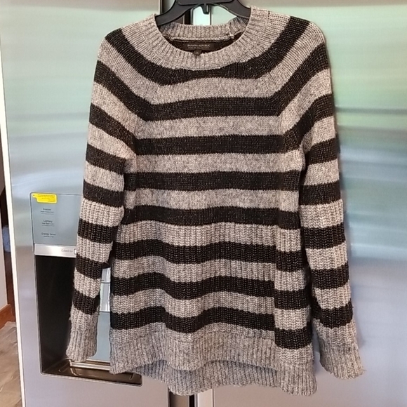 💕BANANA REPUBLIC💕 Crew Neck Striped Sweater M - Picture 2 of 6